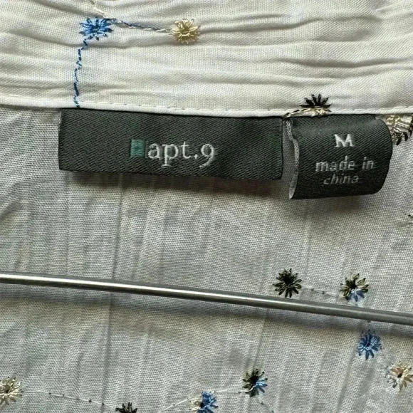 apt.9 Women's Floral Button-Up Shirt White Size M Long Sleeve - Picture 2 of 8